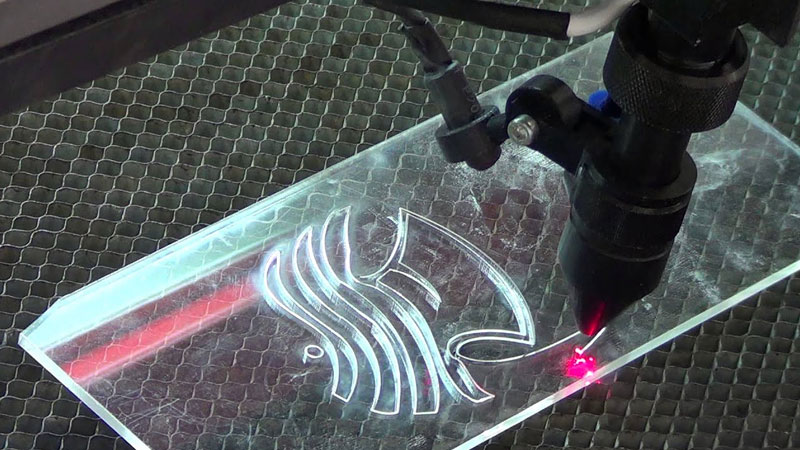 Taglio laser plexiglass