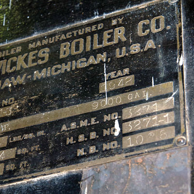 Plates for serviced machines